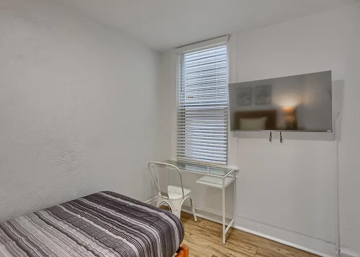 Séjour chez l'habitant Troy Hill 2a Modern Private Bedroom With Shared Bathroom *